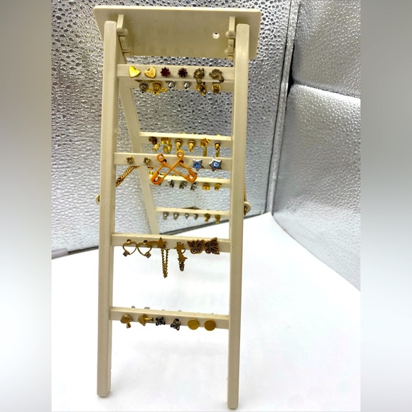 Lot Of 24 Pairs Earrings With Vintage Ladder Rack Organizer - Picture 3 of 6